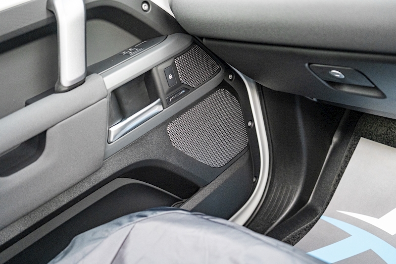 Land Rover D300 MHEV X-Dynamic SE 3.0 5dr SUV Automatic Diesel