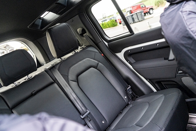 Land Rover D300 MHEV X-Dynamic SE 3.0 5dr SUV Automatic Diesel