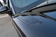 Land Rover 2.0 D200 MHEV R-Dynamic SE SUV 5dr Diesel Auto 4WD Euro 6 (s/s) (204 ps)