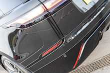 Land Rover 2.0 D200 MHEV R-Dynamic SE SUV 5dr Diesel Auto 4WD Euro 6 (s/s) (204 ps)