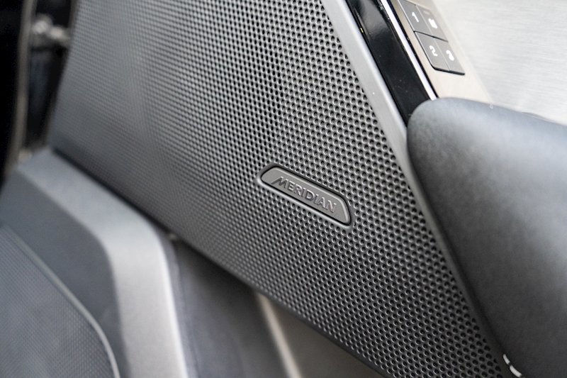 Land Rover 2.0 D200 MHEV R-Dynamic SE SUV 5dr Diesel Auto 4WD Euro 6 (s/s) (204 ps)