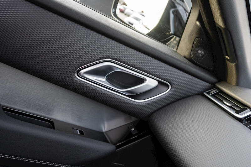 Land Rover 2.0 D200 MHEV R-Dynamic SE SUV 5dr Diesel Auto 4WD Euro 6 (s/s) (204 ps)