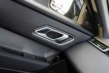 Land Rover 2.0 D200 MHEV R-Dynamic SE SUV 5dr Diesel Auto 4WD Euro 6 (s/s) (204 ps)