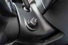 Land Rover 2.0 D200 MHEV R-Dynamic SE SUV 5dr Diesel Auto 4WD Euro 6 (s/s) (204 ps)