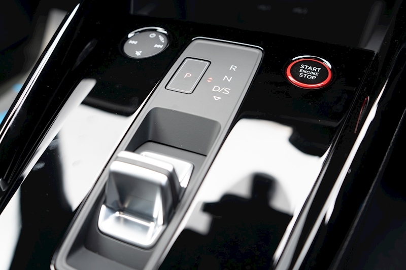 Audi 2.5 TFSI Vorsprung Sportback 5dr Petrol S Tronic quattro Euro 6 (s/s) (400 ps)