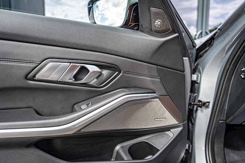 BMW 3.0 BiTurbo Competition xDrive M Saloon 4dr Petrol Steptronic xDrive Euro 6 (s/s) (510 ps)