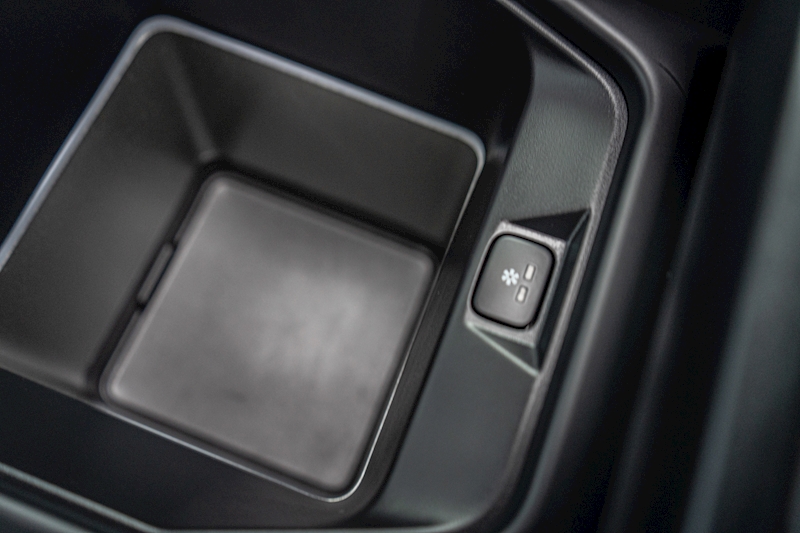 Land Rover 3.0 D250 MHEV XS Edition SUV 5dr Diesel Auto 4WD Euro 6 (s/s) (250 ps)