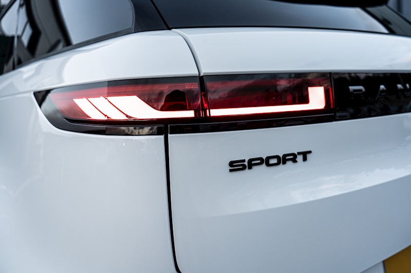 Land Rover 3.0 D300 MHEV Dynamic SE SUV 5dr Diesel Auto 4WD Euro 6 (s/s) (300 ps)