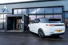 Land Rover 3.0 D300 MHEV Dynamic SE SUV 5dr Diesel Auto 4WD Euro 6 (s/s) (300 ps)