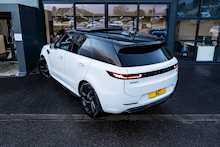 Land Rover 3.0 D300 MHEV Dynamic SE SUV 5dr Diesel Auto 4WD Euro 6 (s/s) (300 ps)