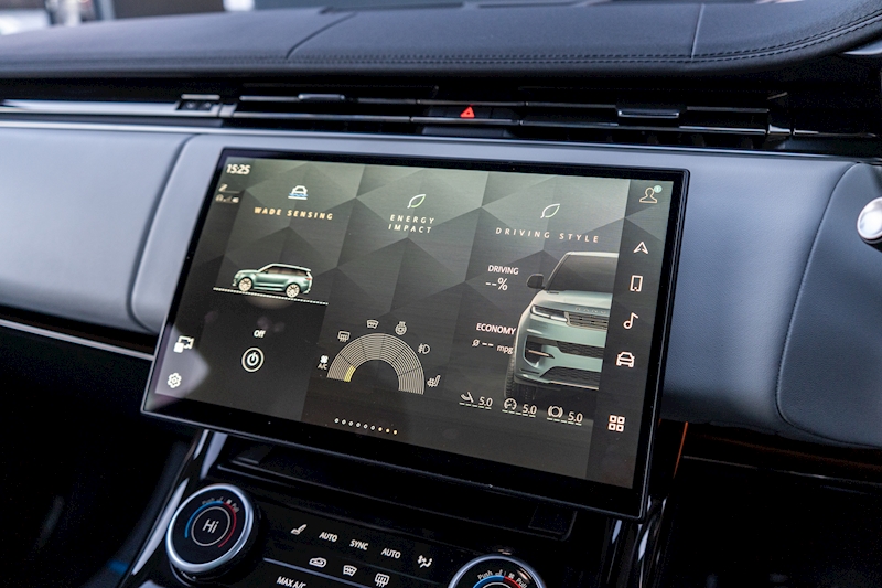 Land Rover 3.0 D300 MHEV Dynamic SE SUV 5dr Diesel Auto 4WD Euro 6 (s/s) (300 ps)