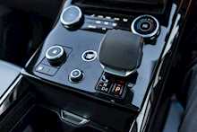 Land Rover 3.0 D300 MHEV Dynamic SE SUV 5dr Diesel Auto 4WD Euro 6 (s/s) (300 ps)