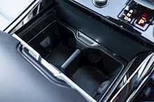 Land Rover 3.0 D300 MHEV Dynamic SE SUV 5dr Diesel Auto 4WD Euro 6 (s/s) (300 ps)