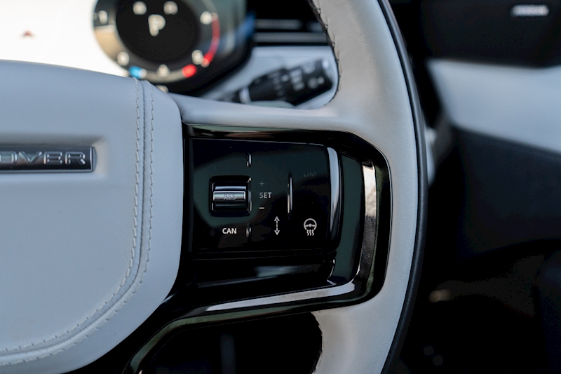 Land Rover 3.0 D300 MHEV Dynamic SE SUV 5dr Diesel Auto 4WD Euro 6 (s/s) (300 ps)