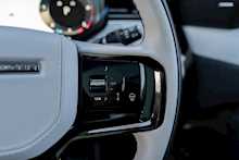 Land Rover 3.0 D300 MHEV Dynamic SE SUV 5dr Diesel Auto 4WD Euro 6 (s/s) (300 ps)