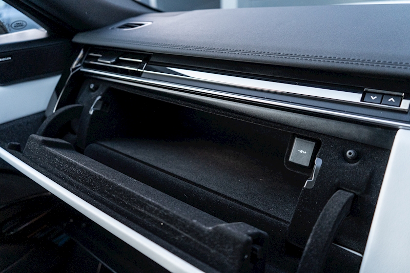 Land Rover 3.0 D300 MHEV Dynamic SE SUV 5dr Diesel Auto 4WD Euro 6 (s/s) (300 ps)