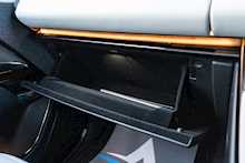 Land Rover 3.0 D300 MHEV Dynamic SE SUV 5dr Diesel Auto 4WD Euro 6 (s/s) (300 ps)