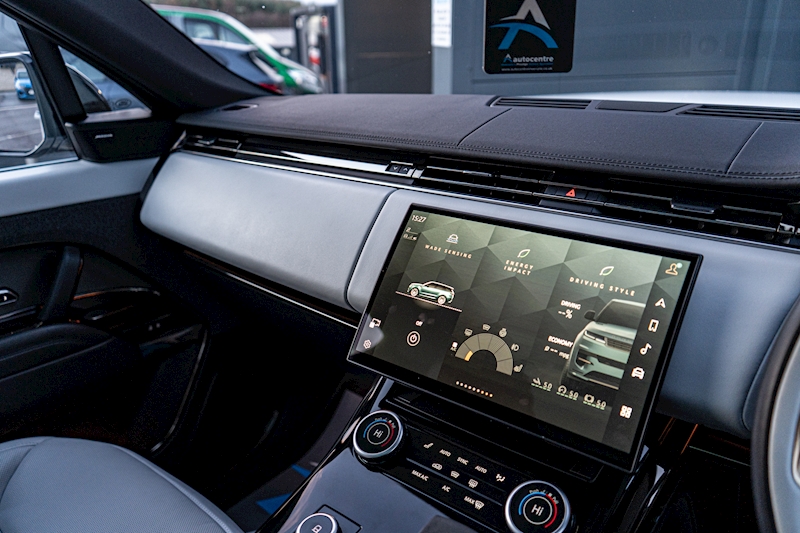 Land Rover 3.0 D300 MHEV Dynamic SE SUV 5dr Diesel Auto 4WD Euro 6 (s/s) (300 ps)