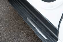 Land Rover 3.0 D300 MHEV Dynamic SE SUV 5dr Diesel Auto 4WD Euro 6 (s/s) (300 ps)