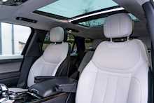 Land Rover 3.0 D300 MHEV Dynamic SE SUV 5dr Diesel Auto 4WD Euro 6 (s/s) (300 ps)