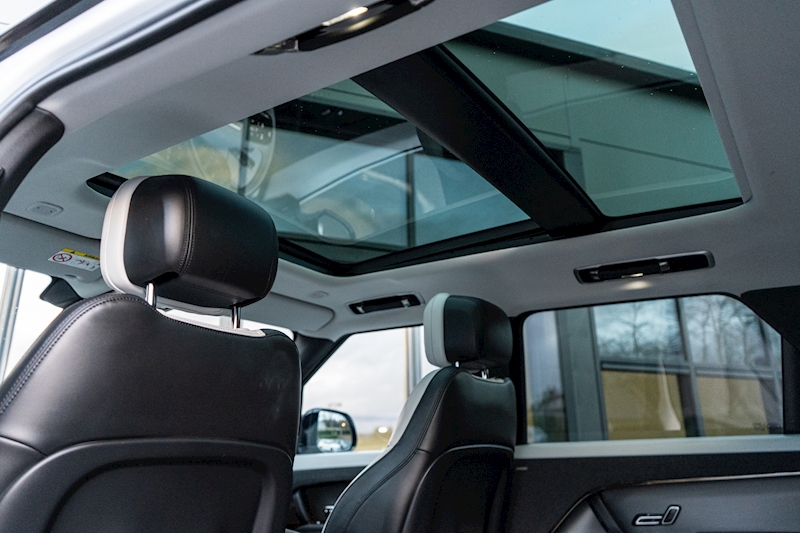 Land Rover 3.0 D300 MHEV Dynamic SE SUV 5dr Diesel Auto 4WD Euro 6 (s/s) (300 ps)