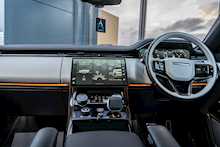 Land Rover 3.0 D300 MHEV Dynamic SE SUV 5dr Diesel Auto 4WD Euro 6 (s/s) (300 ps)