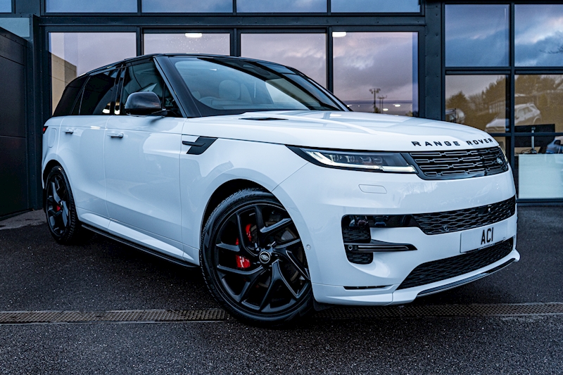 Land Rover 3.0 D300 MHEV Dynamic SE SUV 5dr Diesel Auto 4WD Euro 6 (s/s) (300 ps)