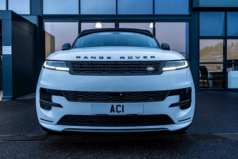 Land Rover 3.0 D300 MHEV Dynamic SE SUV 5dr Diesel Auto 4WD Euro 6 (s/s) (300 ps)