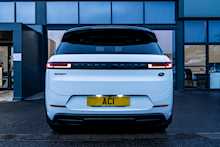 Land Rover 3.0 D300 MHEV Dynamic SE SUV 5dr Diesel Auto 4WD Euro 6 (s/s) (300 ps)