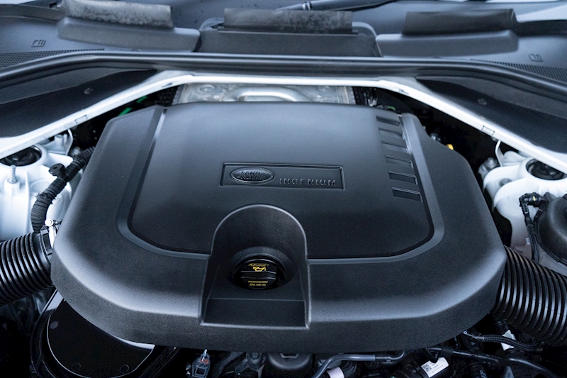 Land Rover 3.0 D300 MHEV Dynamic SE SUV 5dr Diesel Auto 4WD Euro 6 (s/s) (300 ps)