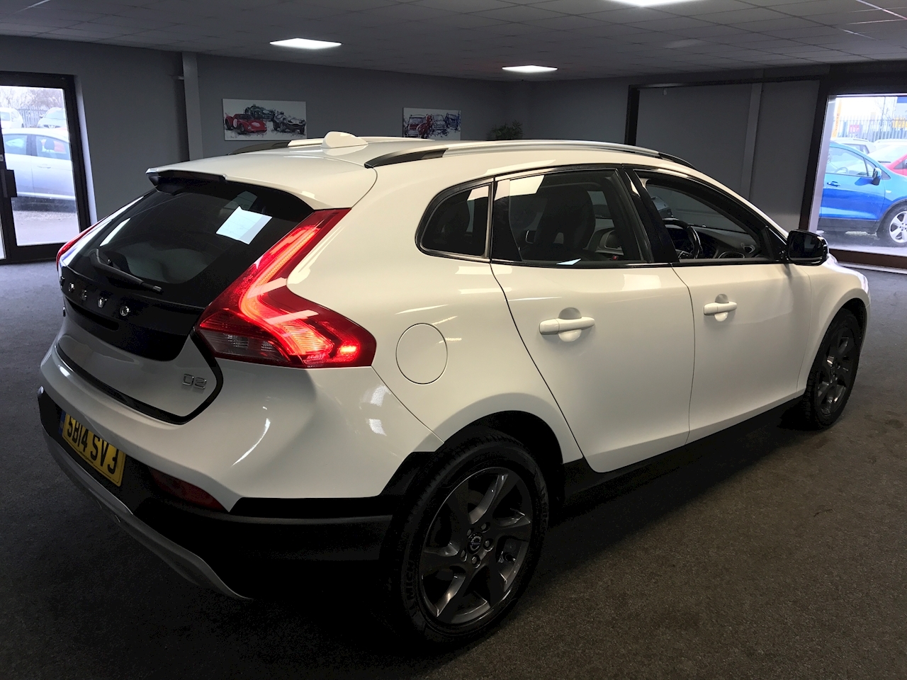 V40 D2 Cross Country Lux Hatchback 1.6 Automatic Diesel