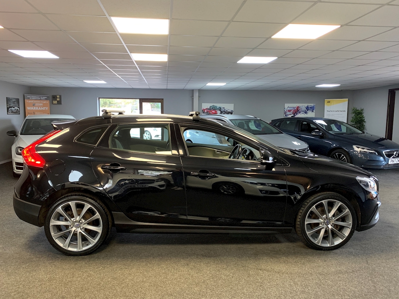 V40 Cross Country Lux Nav 2.0 5dr Cross Country Geartronic Diesel