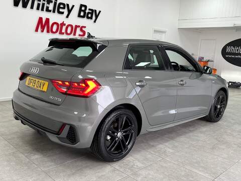 Audi A1 TFSI S line - U138537