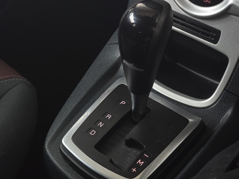 1.4 Titanium Hatchback 5dr Petrol Automatic (154 g/km, 94 bhp)