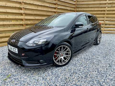 Focus T EcoBoost ST-3 - TRC Styling Pack - Recaro Leather - Very Clean Example 2.0 5dr Hatchback Manual Petrol
