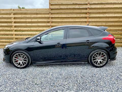 Focus T EcoBoost ST-3 - TRC Styling Pack - Recaro Leather - Very Clean Example 2.0 5dr Hatchback Manual Petrol