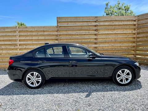 3 Series 318i Sport - 2019 - Only 22,000 Miles - Navigation - Heated Black Leather 1.5 4dr Saloon Manual Petrol