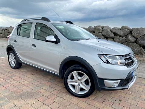 Sandero Stepway Laureate Tce - LOW MILEAGE - FSH - 2015 MODEL 0.9 5dr Hatchback Manual Petrol