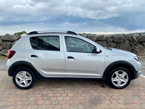 Sandero Stepway Laureate Tce - LOW MILEAGE - FSH - 2015 MODEL 0.9 5dr Hatchback Manual Petrol