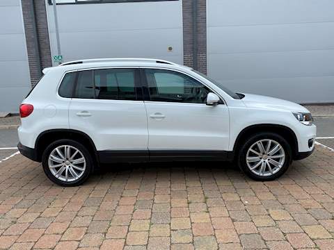 Tiguan Match Edition Tdi Bmt 4Motion - 2016 MATCH EDITION 150 - NAV - DAB RADIO - PDC FRONT AND REAR 2.0 5dr Estate Manual Diesel