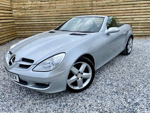SLK SLK280 - Air Scarf - Heated Leather - Automatic - Low Mileage Great Example 3.0 2dr Convertible Automatic Petrol