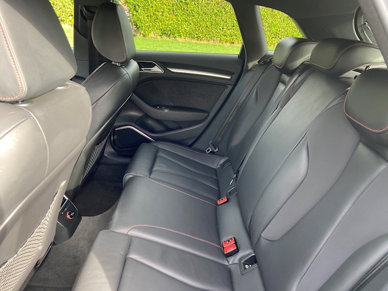 Audi 2.5 TFSI Sportback 5dr Petrol S Tronic quattro Euro 6 (s/s) (Nav) (367 ps)