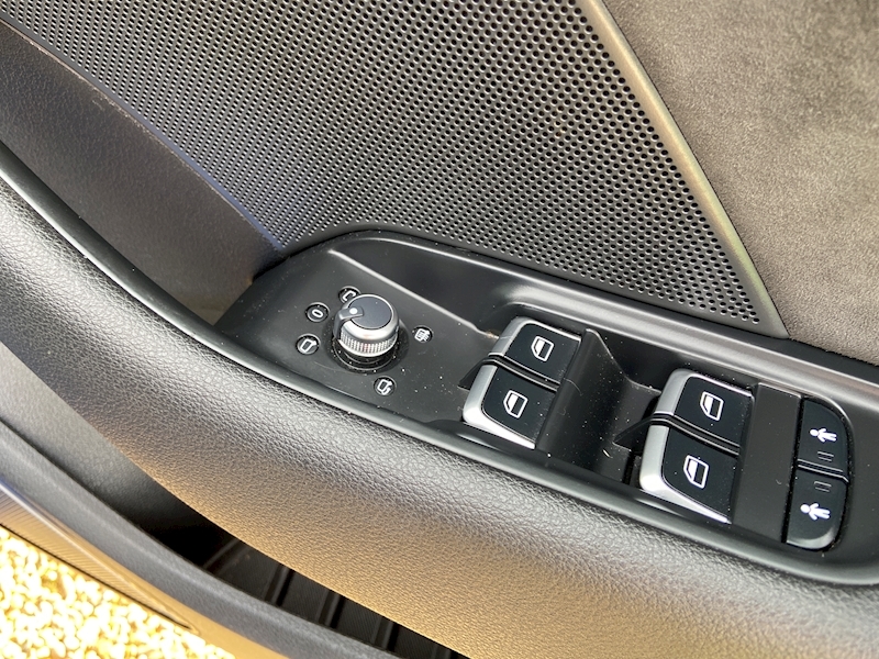 Audi 2.5 TFSI Sportback 5dr Petrol S Tronic quattro Euro 6 (s/s) (Nav) (367 ps)