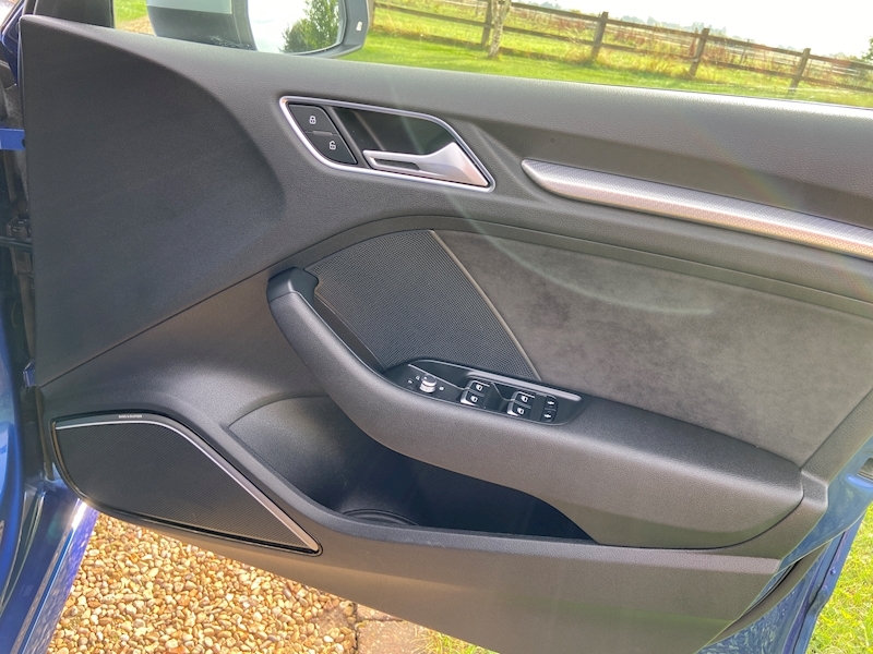 Audi 2.5 TFSI Sportback 5dr Petrol S Tronic quattro Euro 6 (s/s) (Nav) (367 ps)