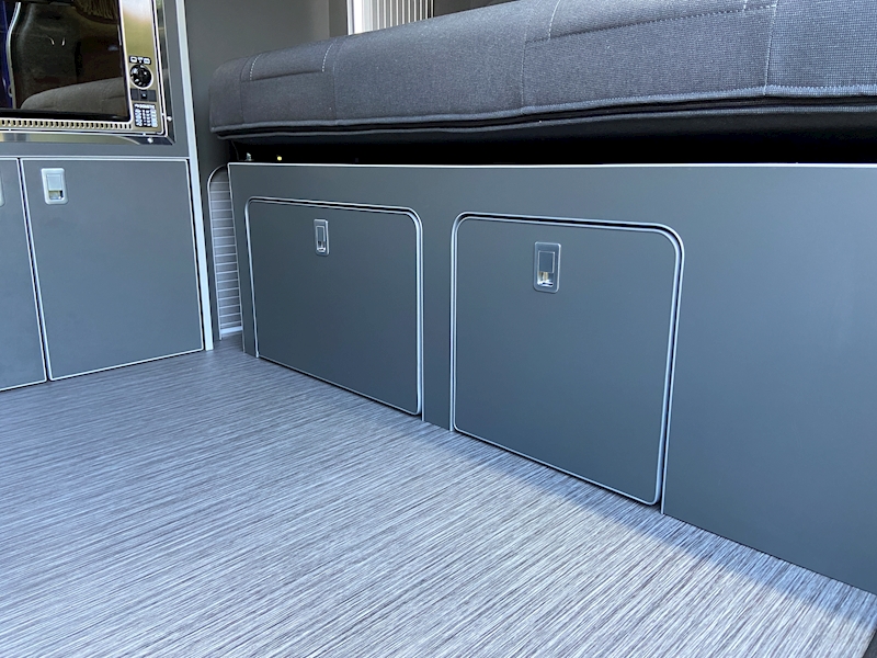 Ford 2.0 TDCi 270 Limited Panel Van 5dr Diesel Manual L1 H2 (157 g/km, 128 bhp)