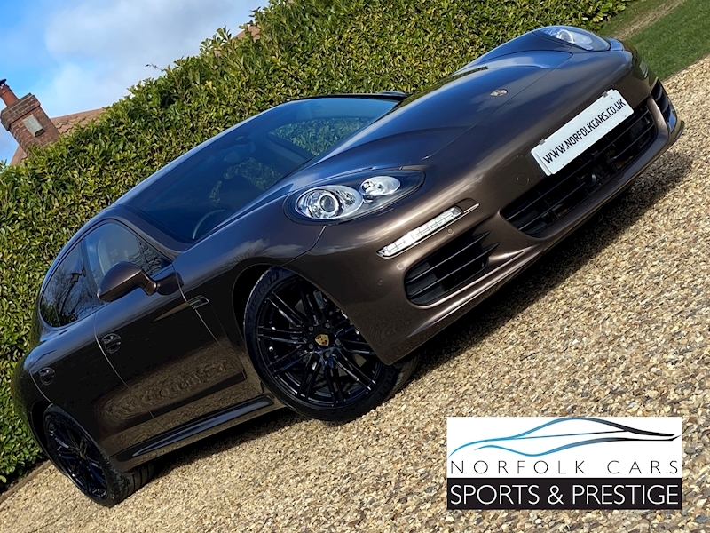 Porsche 3.0D V6 Hatchback 5dr Diesel TiptronicS Euro 5 (s/s) (300 ps)