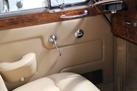 Rolls Royce Cloud II 6.8 4dr Saloon Automatic Petrol