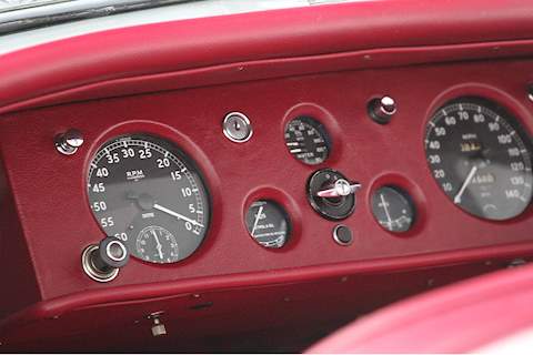 Jaguar XK120 Roadster 3.4 OTS Manual Petrol