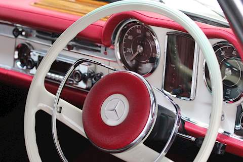 Mercedes-Benz 230 SL Roadster Coupe Manual Petrol