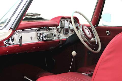Mercedes-Benz 230 SL Roadster Coupe Manual Petrol